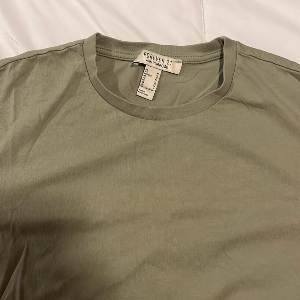 Forever 21 Olive Green Short Sleeve Tee - Picture 2 of 4